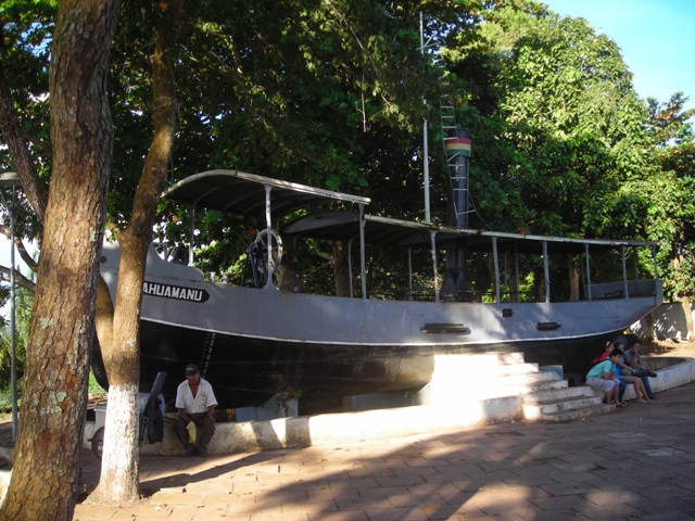 Foto: Lancha veterana de tres guerras - Riberalta (El Beni), Bolivia