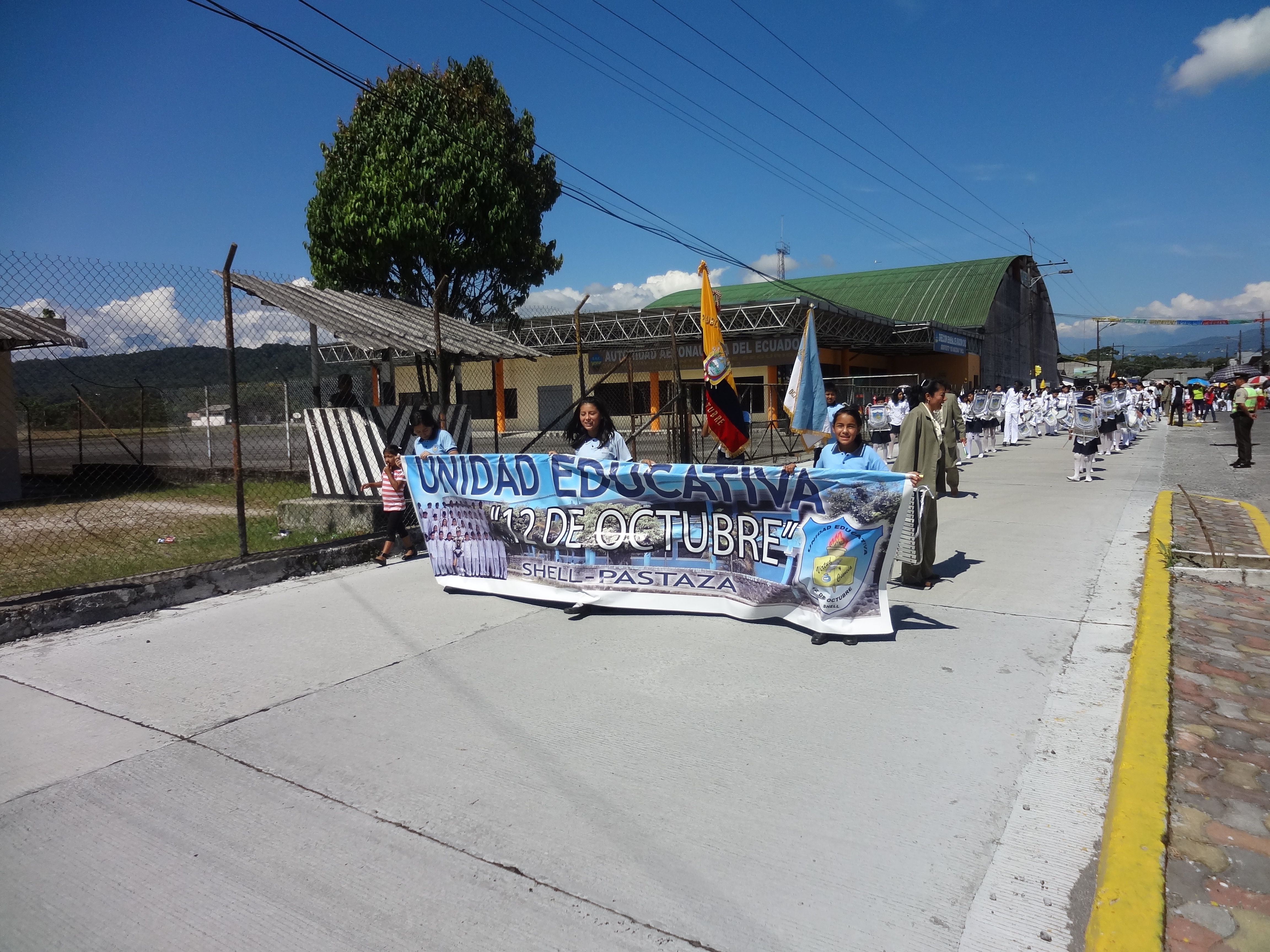 Foto: Unidad Educativa 12 de Octubre - Shell (Pastaza), Ecuador