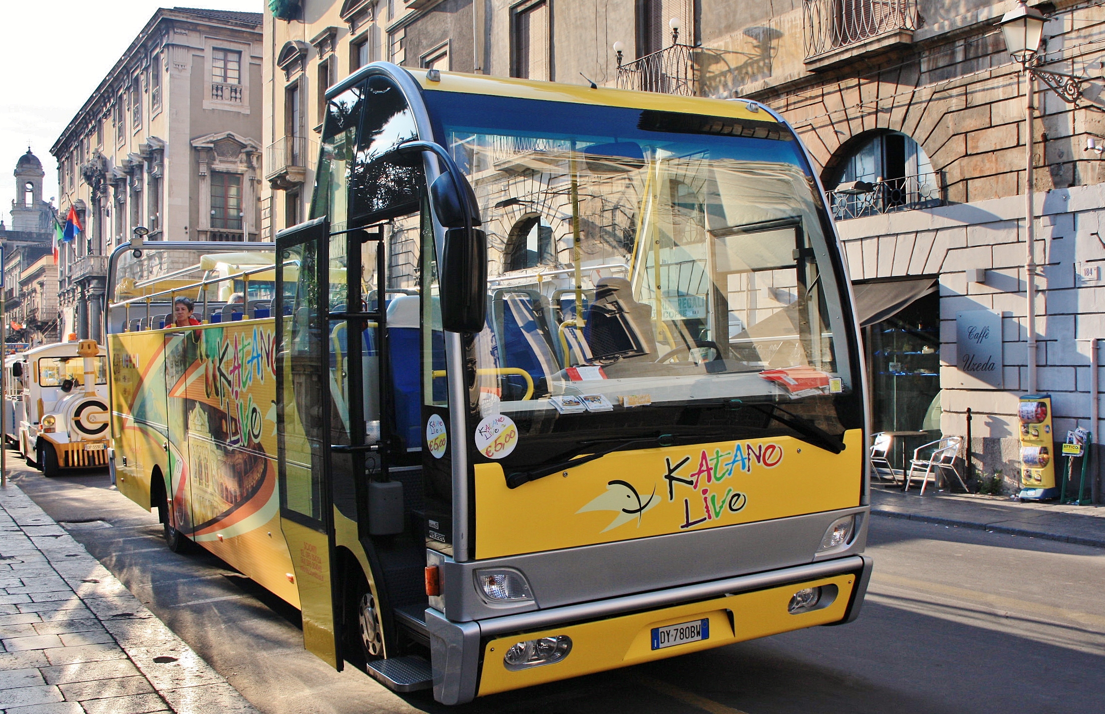 Foto: Bus turístico - Catania (Sicily), Italia