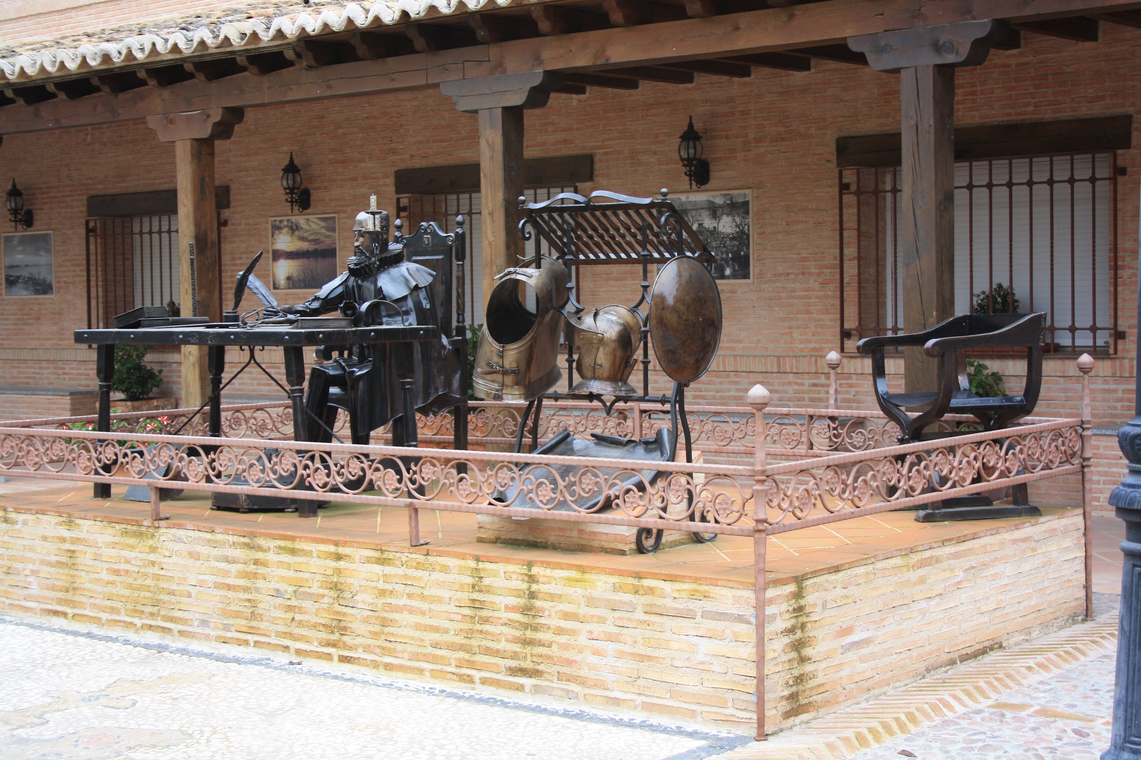 Foto: "Monumento a Cervantes". Exmo. Ayto. de Villafranca de los Caballeros - Villafranca de los Caballeros (Toledo), España