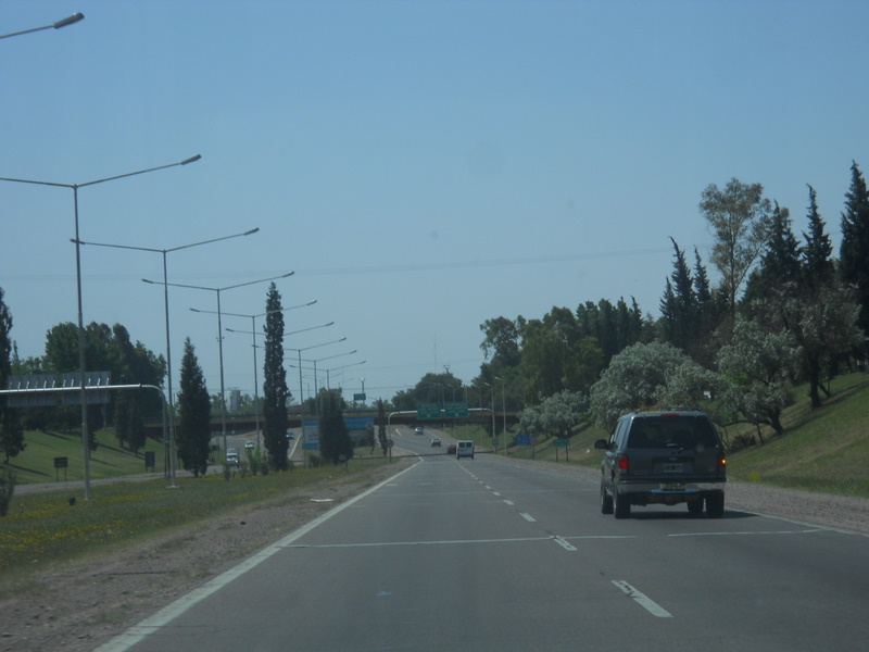 Foto: Llegando A La Ciudad - Mendoza, Argentina
