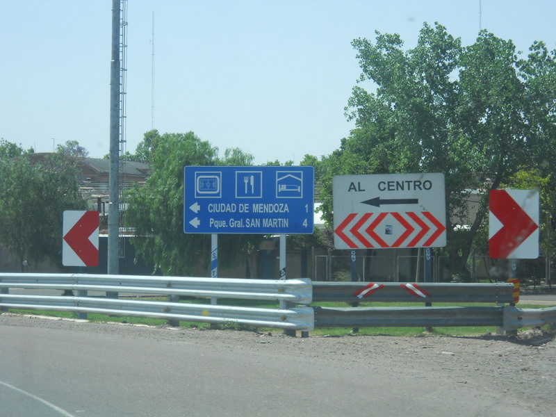 Foto: Llegando A La Ciudad - Mendoza, Argentina