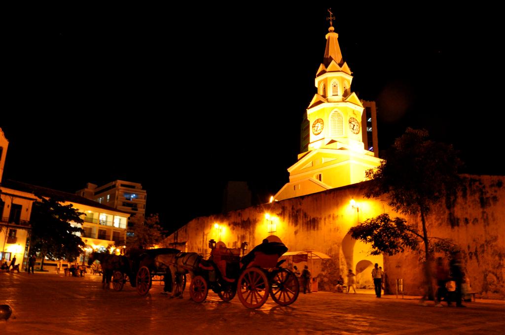 Foto: Plaza de Los Coches y Puerta del Reloj - Cartagena (Bolívar), Colombia