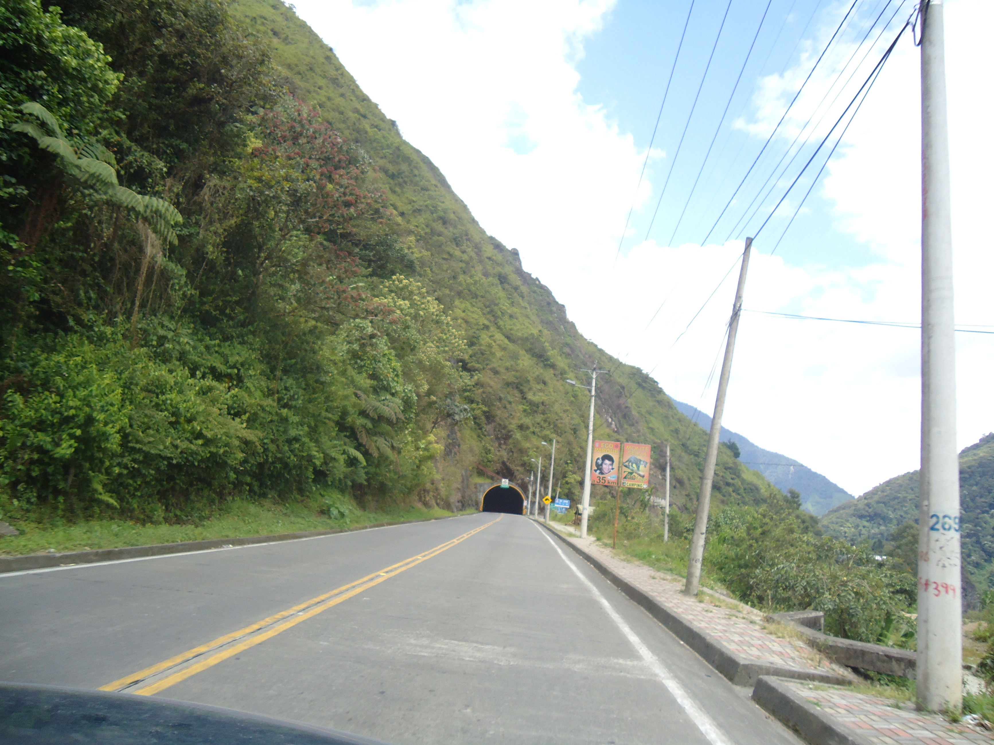 Foto: Túnel de Río Verde - Baños (Tungurahua), Ecuador