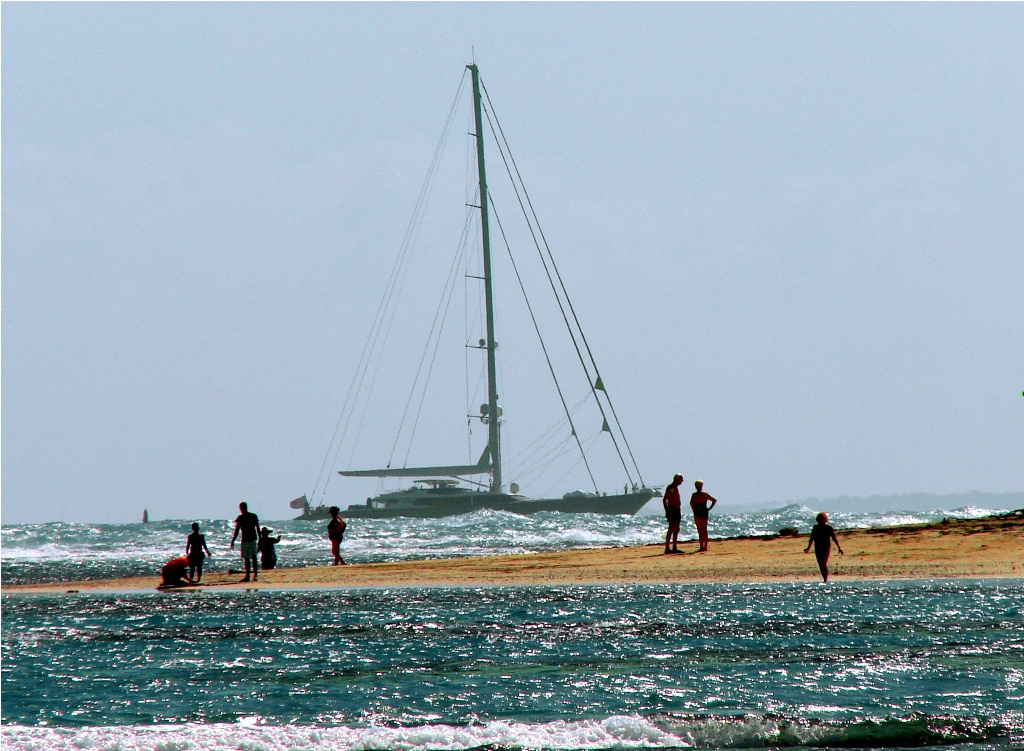 Foto: Yate entrando al puerto - Puerto Plata, República Dominicana