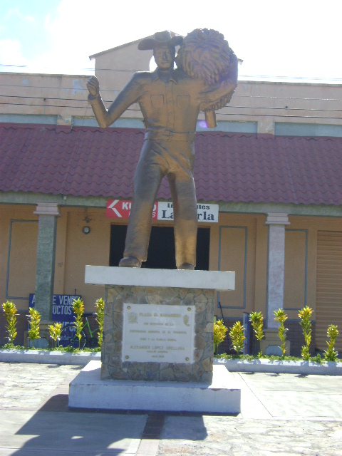 Foto: Monumento al Bananero - El Progreso (Yoro), Honduras