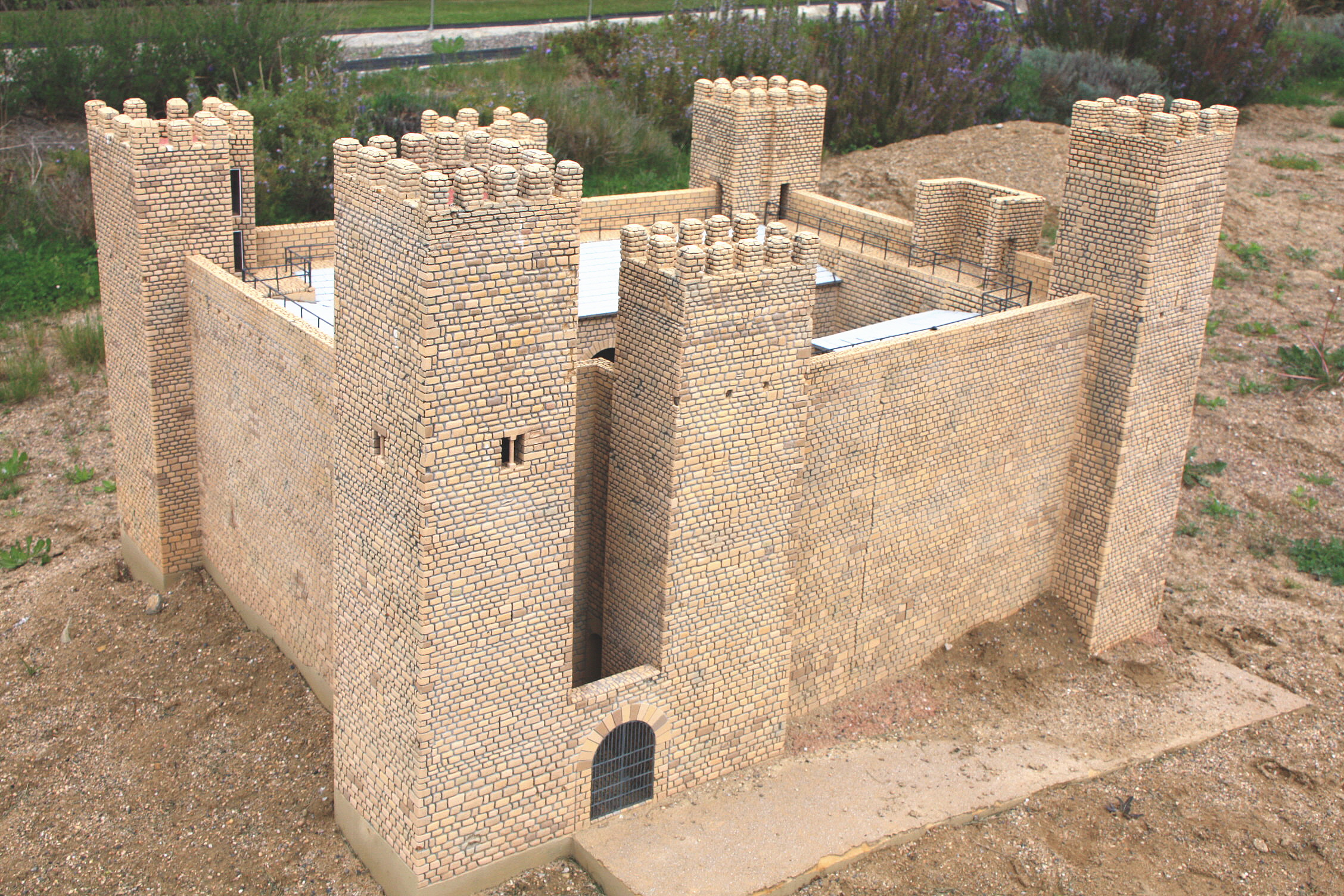 Foto: Castillo de Sádaba - Sabiñánigo (Huesca), España