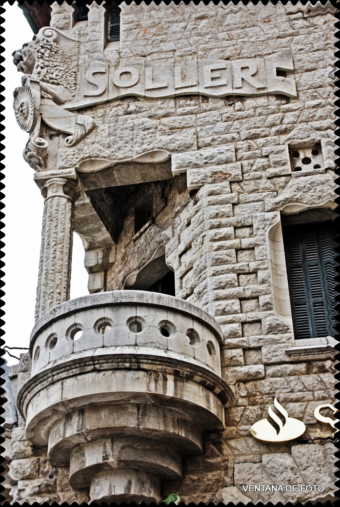 Foto: DETALLE DE LA FACHADA ENTIDAD BANCARIA - Sóller (Illes Balears), España