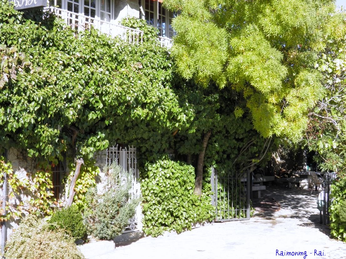 Foto: Fachadas típicas - Peralejo (Madrid), España