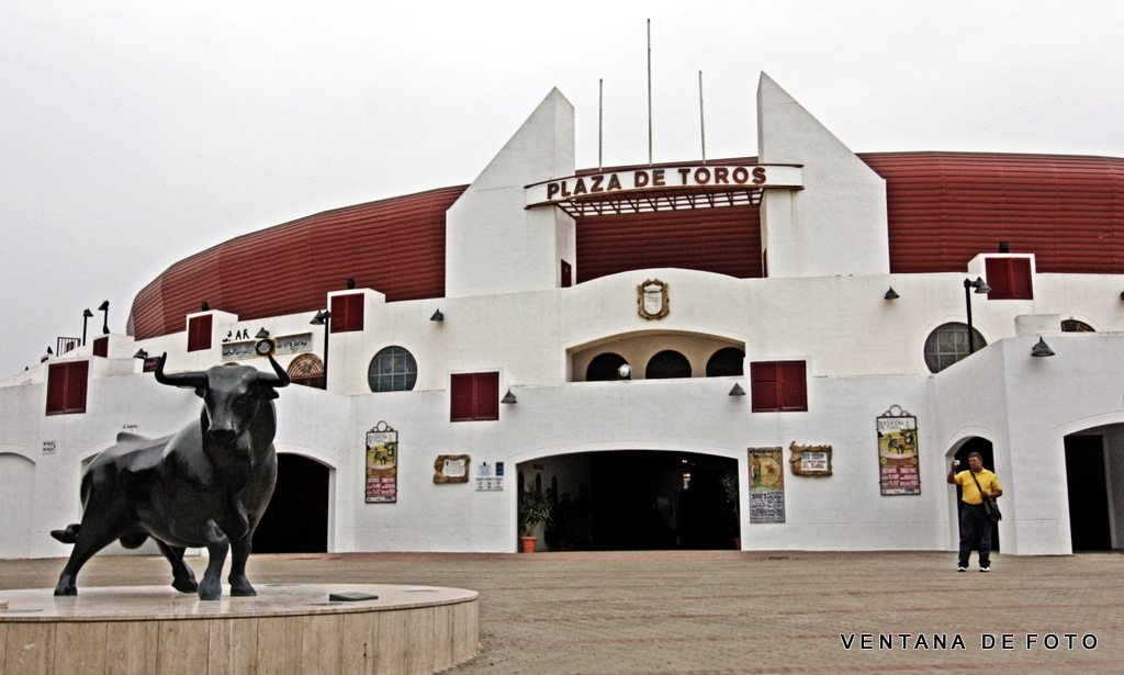 Foto: PLAZA DE TOROS - Roquetas De Mar, España