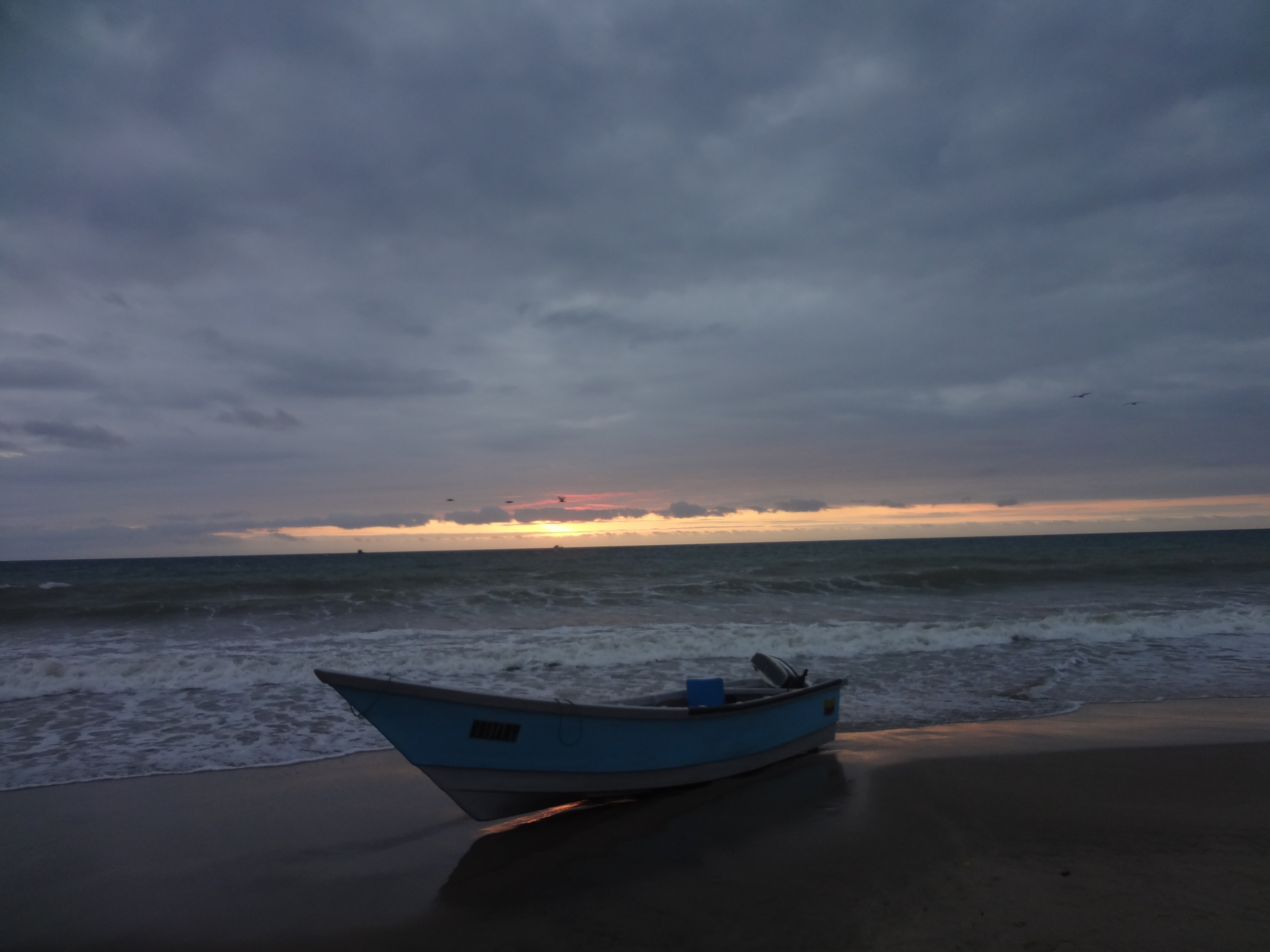 Foto: Panga en la playa - Crucita (Manabí), Ecuador