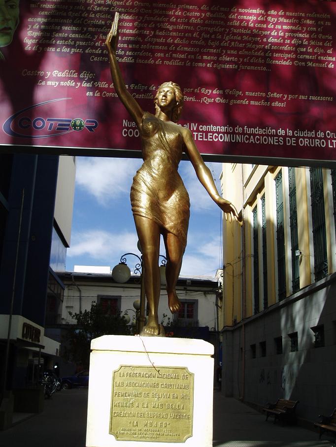 Foto: Monumento a la mujer - Oruro, Bolivia