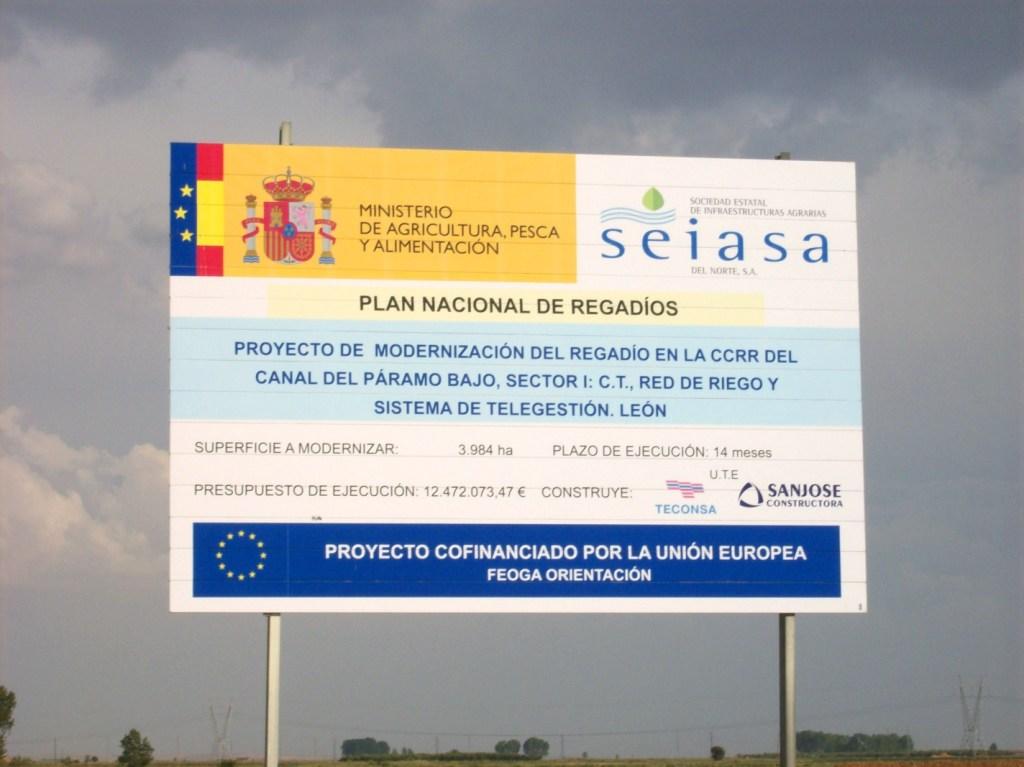 Foto: CARTEL ANUNCIADOR - Zuares Del Pàramo (León), España