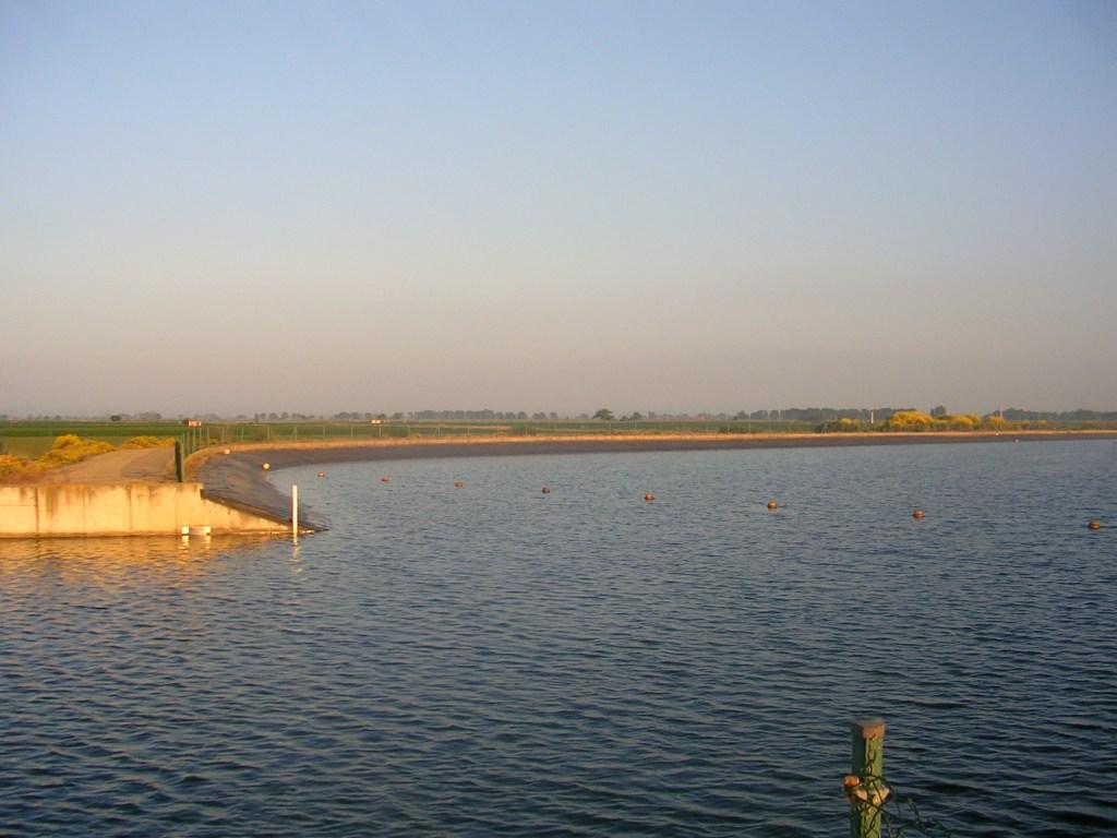 Foto: EMBALSE CANAL NUEVO PARAMO EN EL TERMINO MUNICIPAL DE STA.CRISTINA - Zuares Del Pàramo (León), España