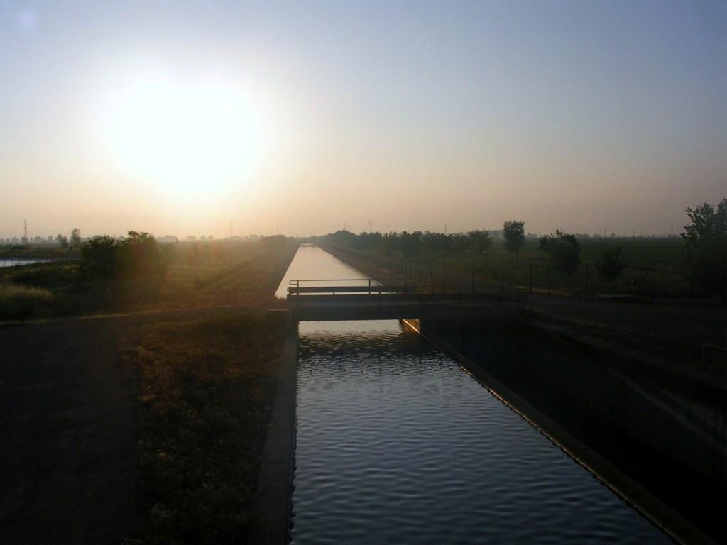 Foto: SALE EL SOL SOBRE EL CANAL - Zuares Del Pàramo (León), España