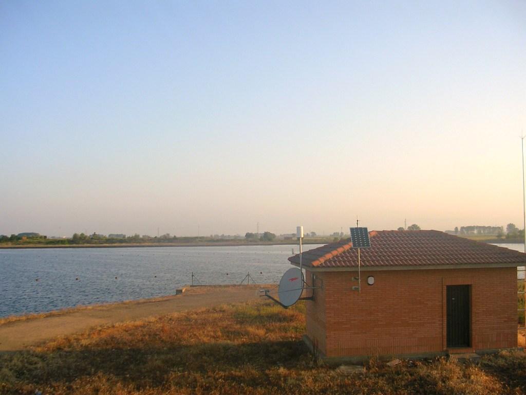 Foto: EMBALSE CANAL NUEVO PARAMO EN EL TERMINO MUNICIPAL DE STA.CRISTINA - Zuares Del Pàramo (León), España