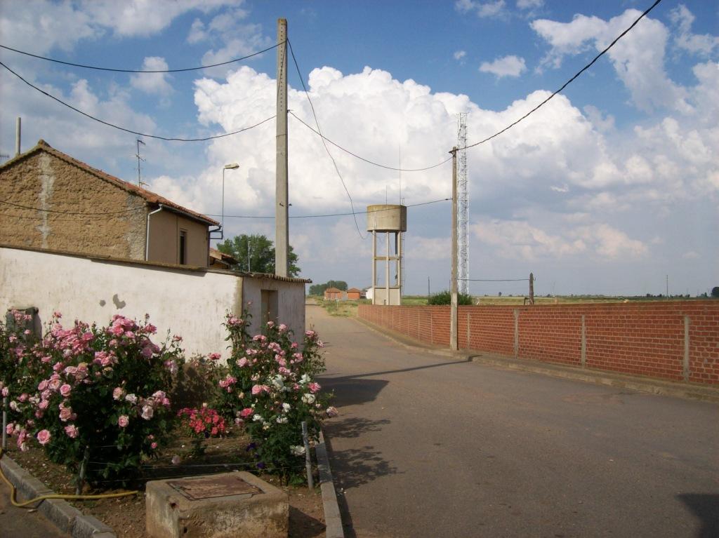Foto: C/del Caño - Zuares Del Páramo (León), España