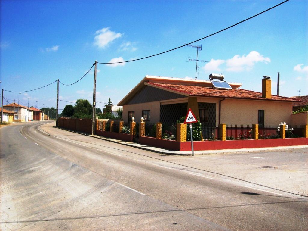 Foto: C/ramiro Castrillo - Zuares Del Páramo (León), España