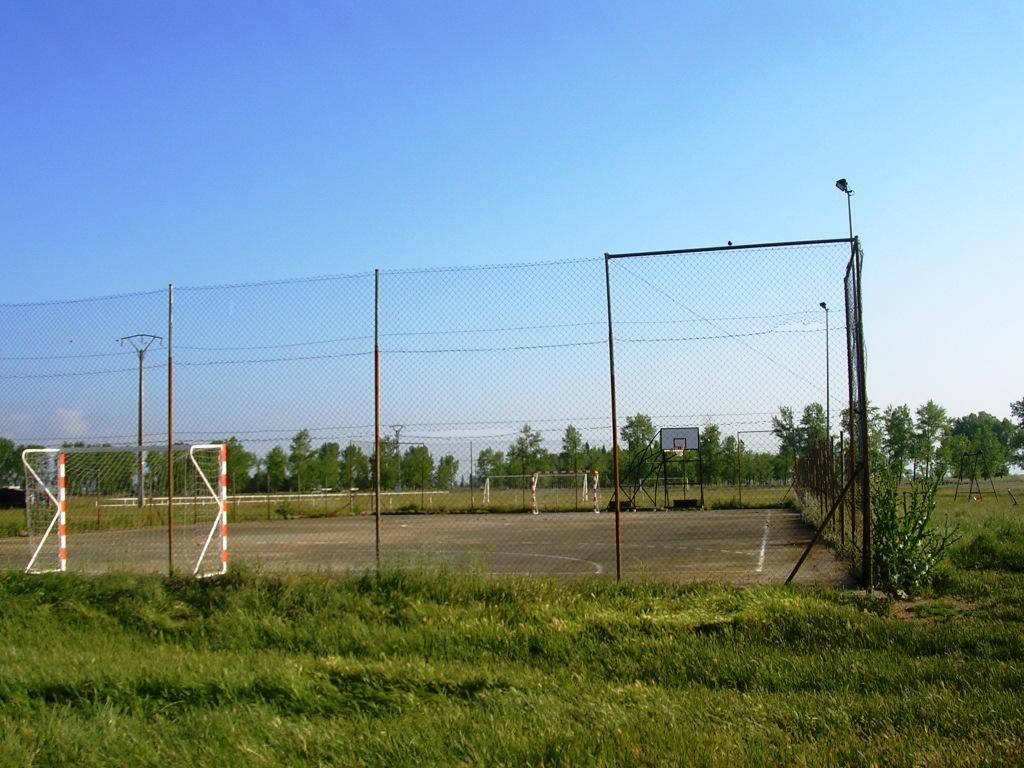 Foto: El Polideportivo - Zuares Del Páramo (León), España