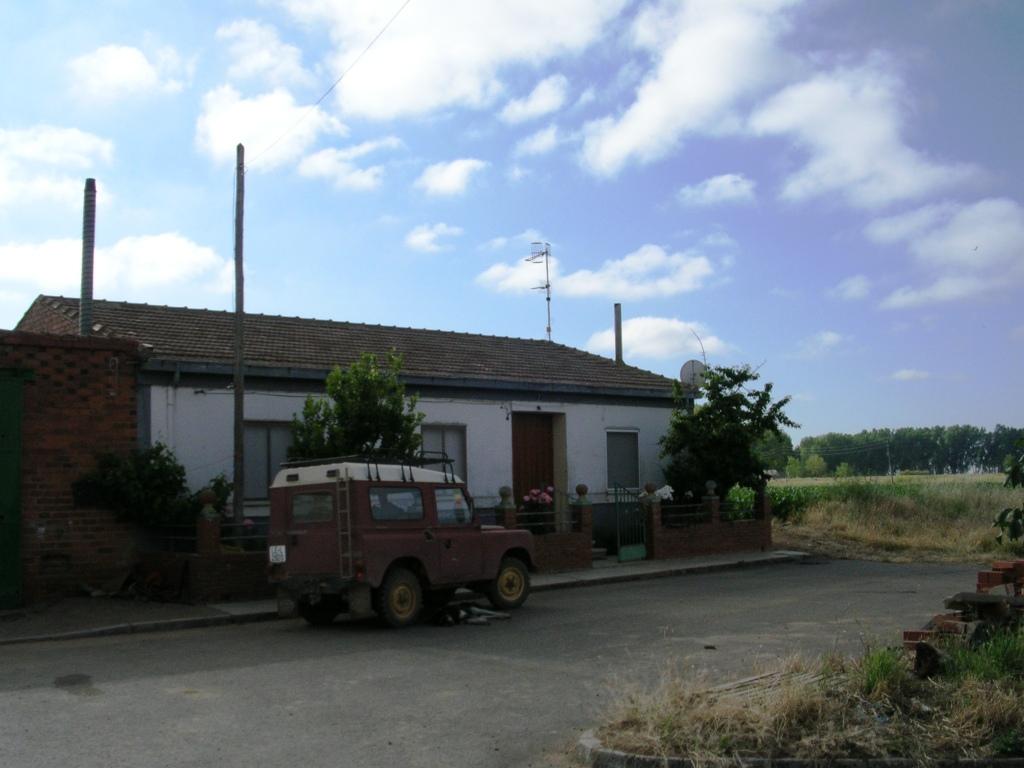 Foto: C/ Vallejo - Zuares Del Páramo (León), España