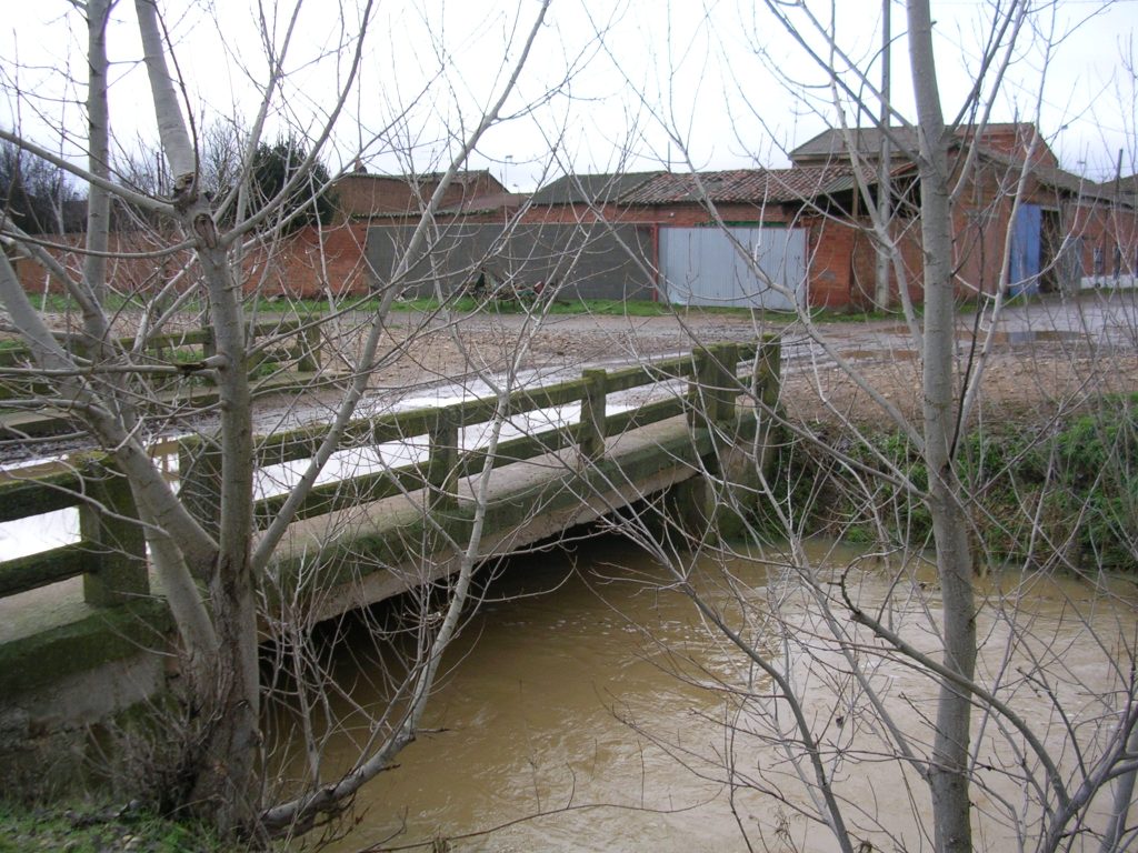 Foto: El Puente - Zuares Del Páramo (León), España