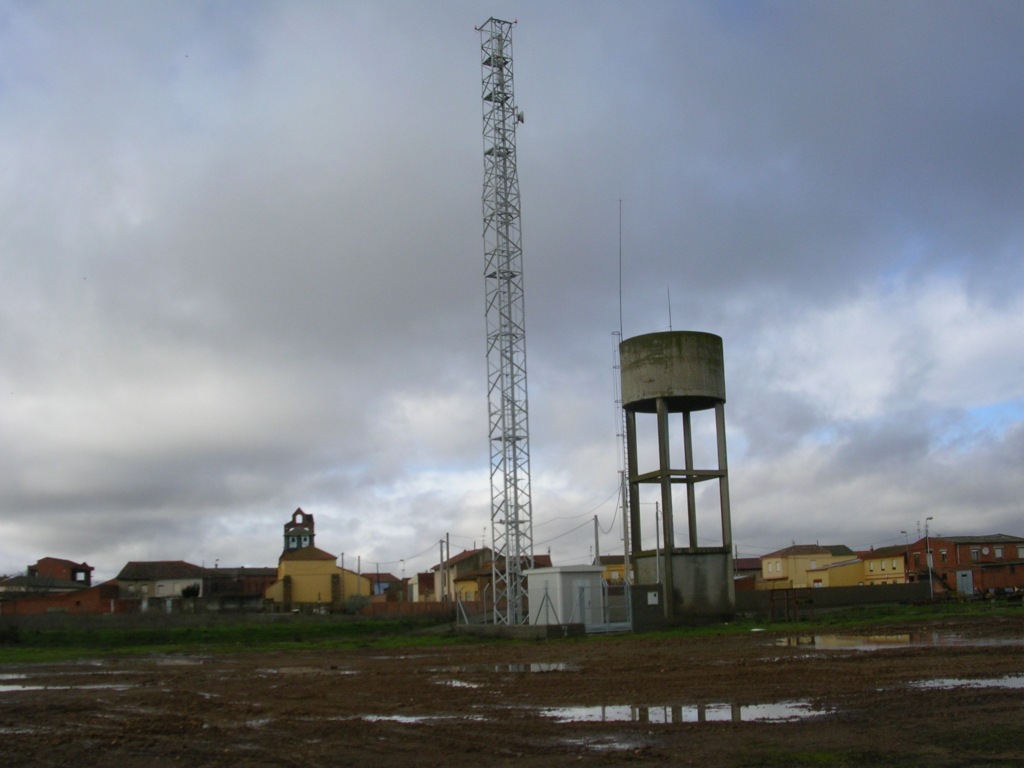 Foto: El Pueblo Desde El Reguero - Zuares Del Páramo (León), España