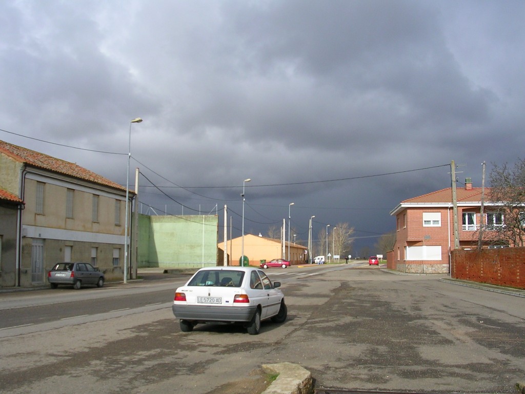 Foto: La Parada Del Bus - Zuares Del Páramo (León), España