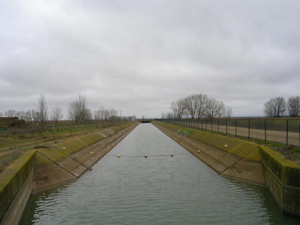 Foto: Nuevo Canal - Zuares Del Páramo (León), España