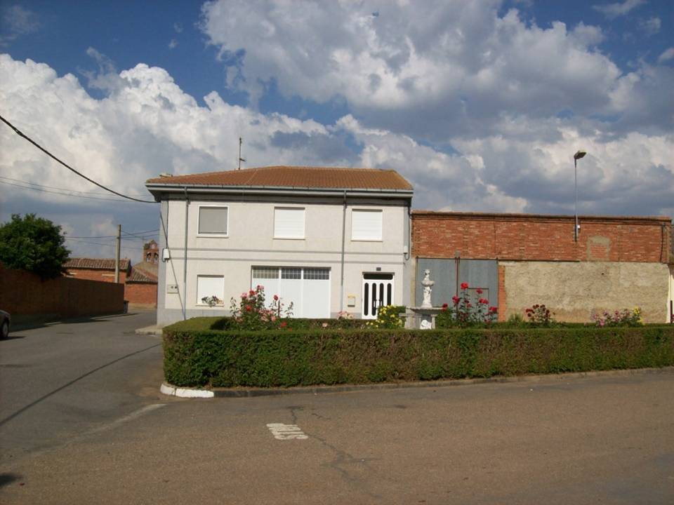 Foto: CASA EN LA C/SANTA CRISTINA - Zuares Del Pàramo (León), España