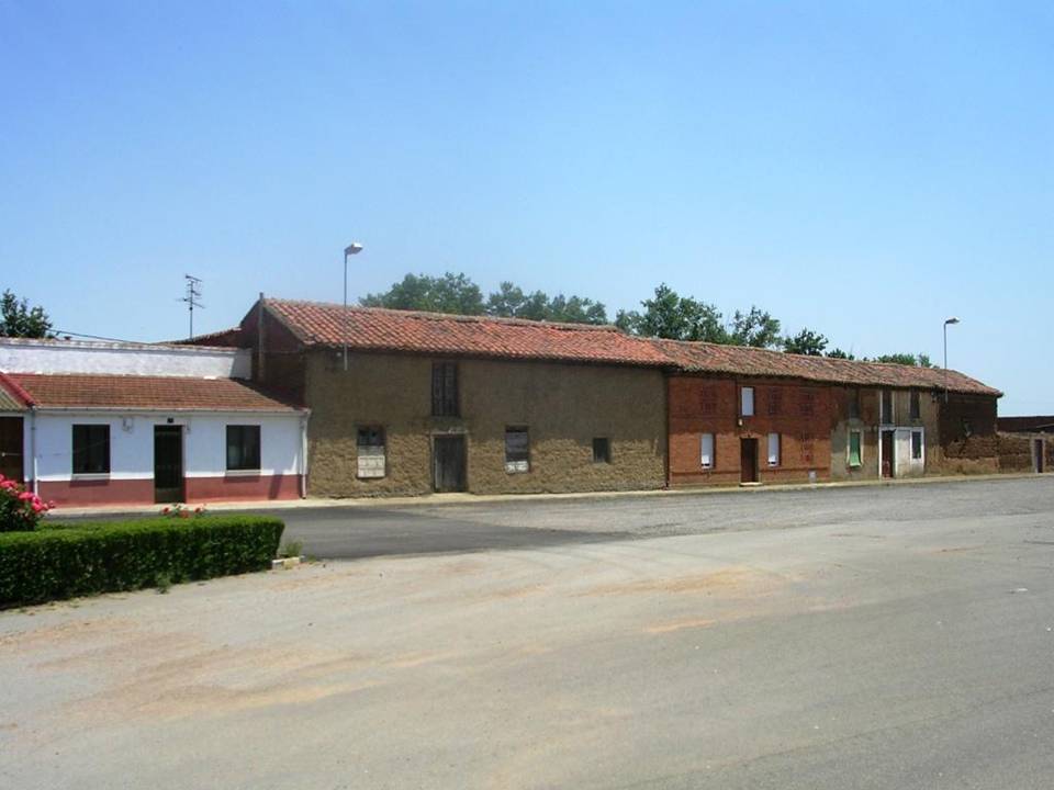 Foto: La Bodega De La C/jose Barrera - Zuares Del Pàramo (León), España