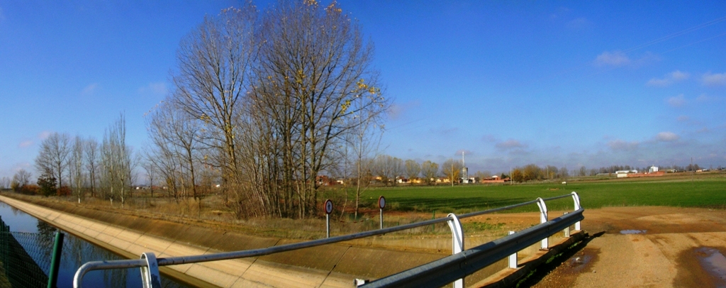 Foto: Panoràmica Desde El Puente Del Canal - Zuares Del Pàramo (León), España