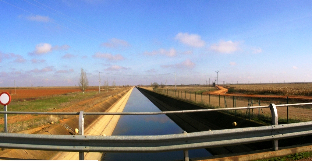 Foto: Panoràmica Del Nuevo Canal - Zuares Del Pàramo (León), España