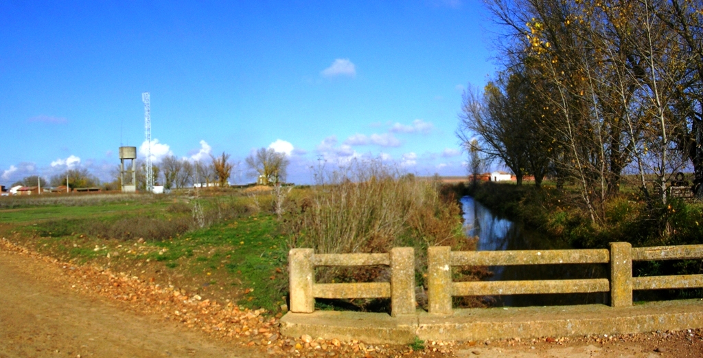 Foto: Panoràmica Desde El Puente De Vallejo - Zuares Del Pàramo (León), España
