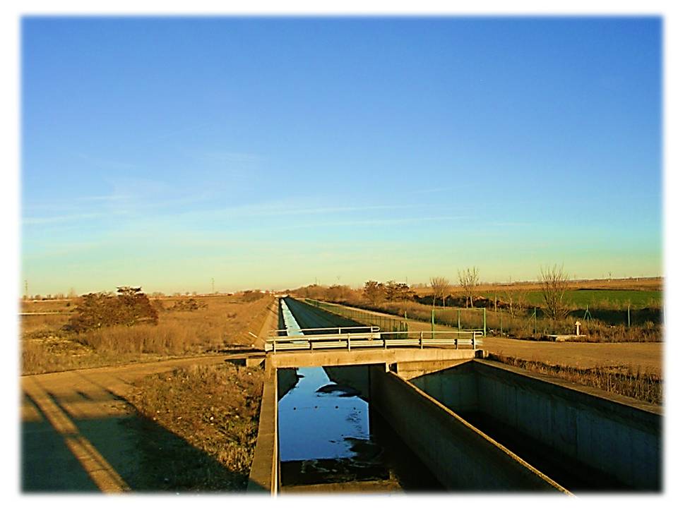 Foto: El Nuevo Canal Que Viene De Zuares - Zuares Del Paramo (León), España