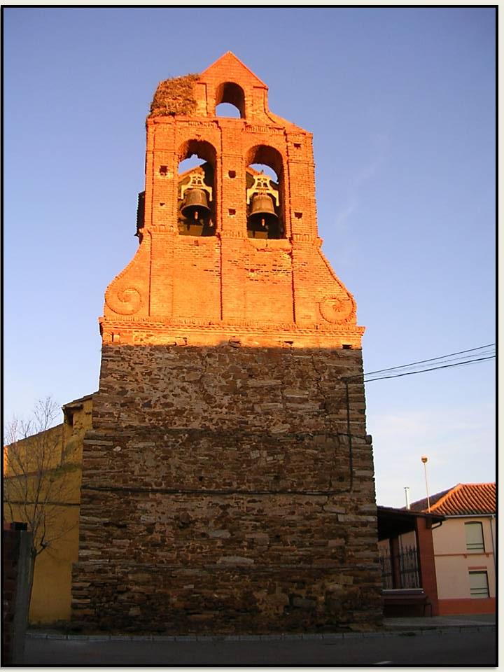 Foto: A Media Luz - Zuares Del Paramo (León), España