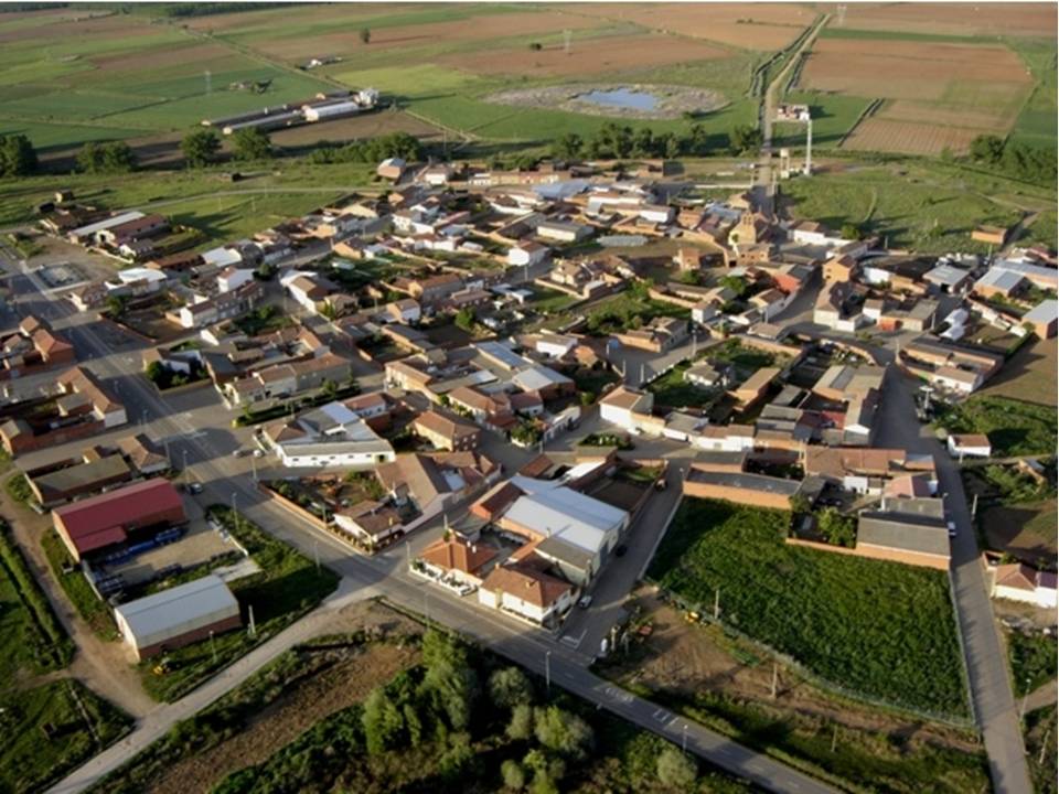 Foto: ZUARES DEL PARAMODESDE EL AIRE - Zuares Del Paramo (León), España