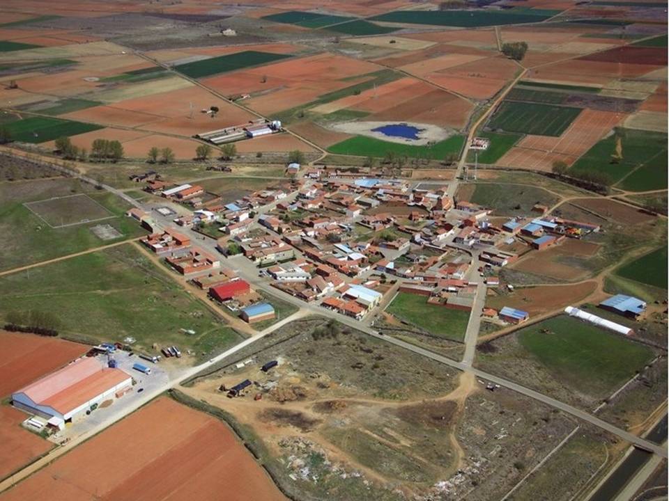 Foto: ZUARES DEL PARAMO DESDE EL AIRE - Zuares Del Paramo (León), España