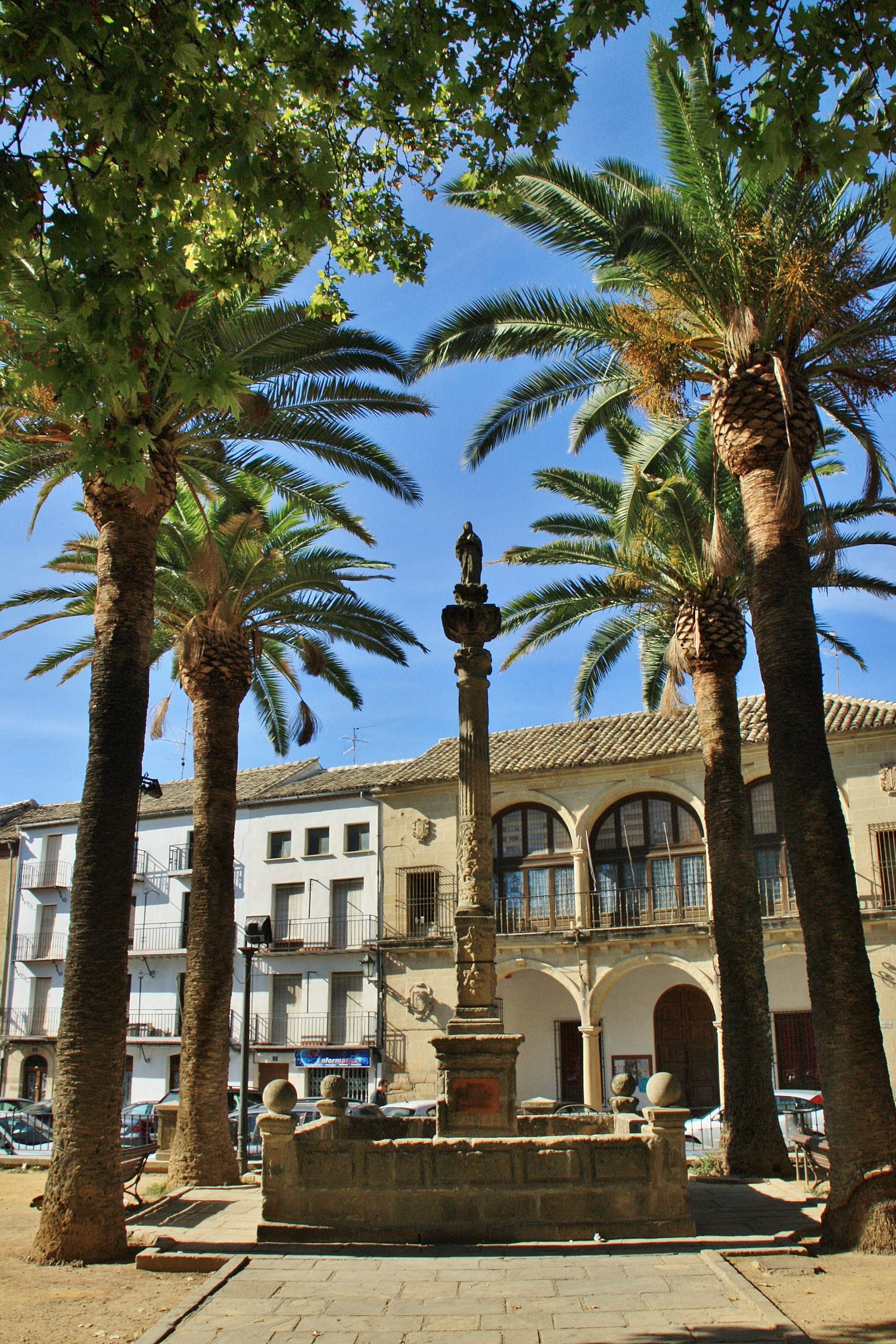 Foto: Plaza de la Constitución - Baeza (Jaén), España