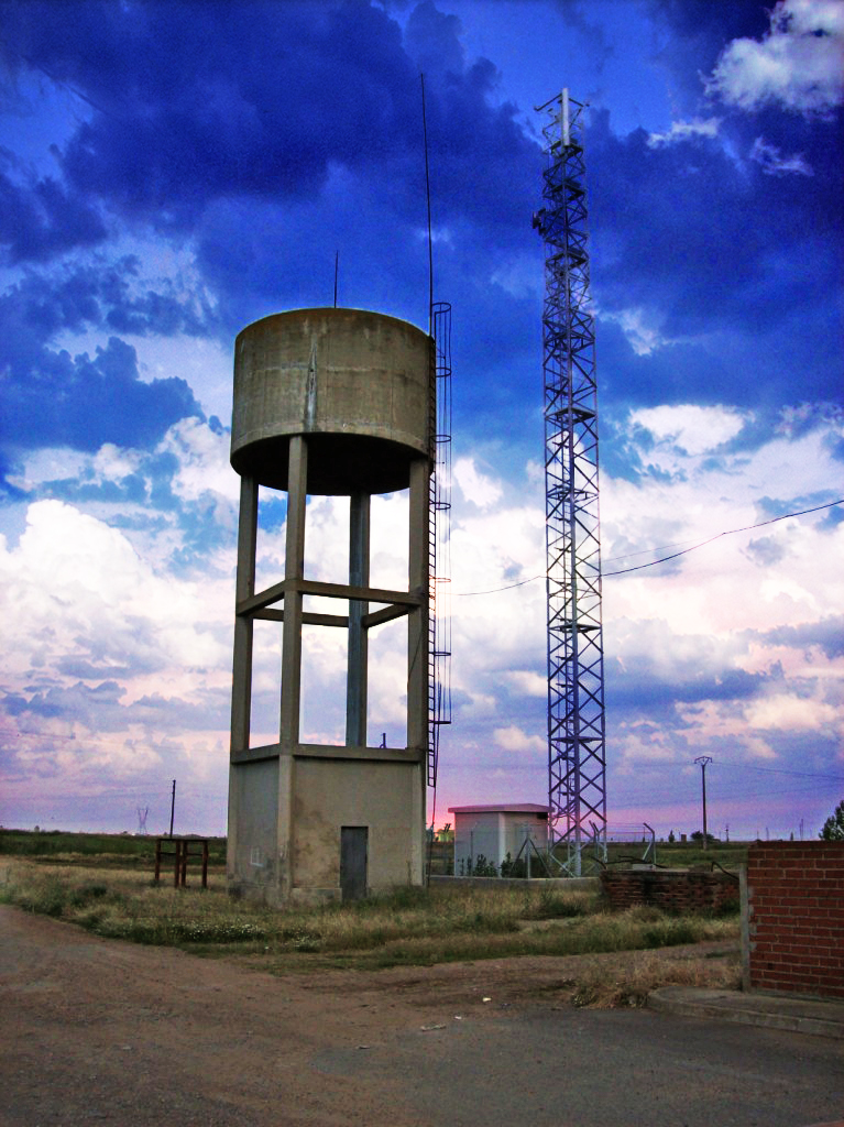 Foto: EL DEPOSITO DE AGUA - Zuares Del Paramo (León), España