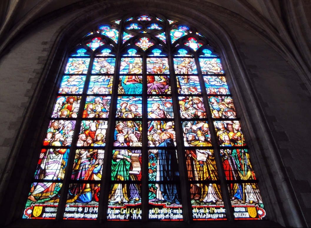 Foto: Vitrales. Onze Lieve Vrouwekathedraal - Antwerpen (Flanders), Bélgica