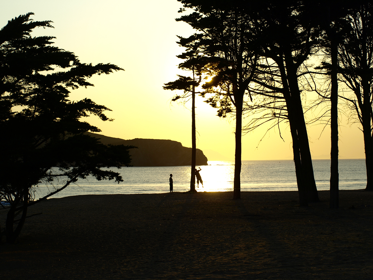 Foto: Jugando al atardecer - Plentzia (Vizcaya), España