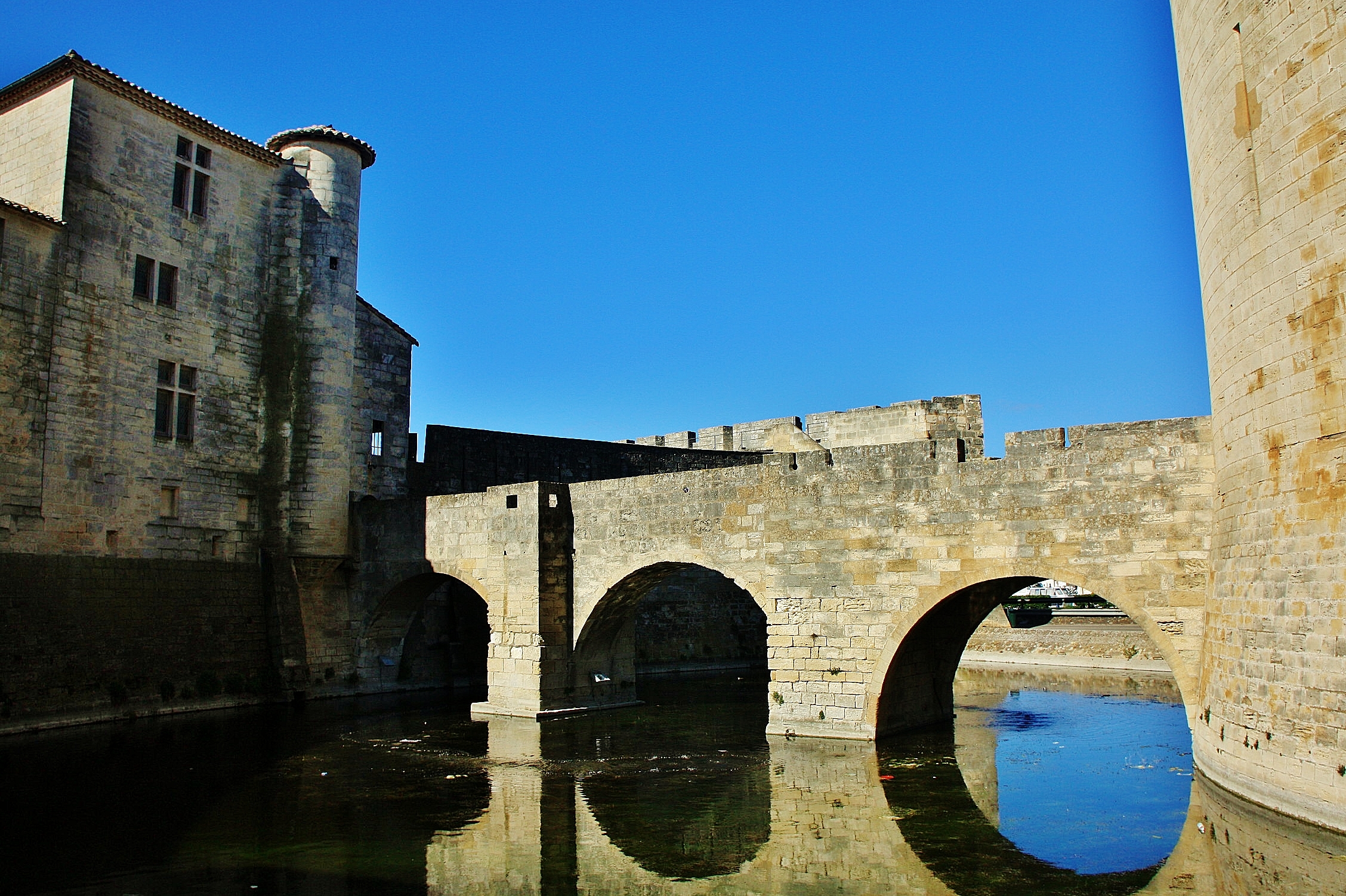 Foto: Entrada a la ciudad amurallada - Aigues-Mortes (Languedoc-Roussillon), Francia