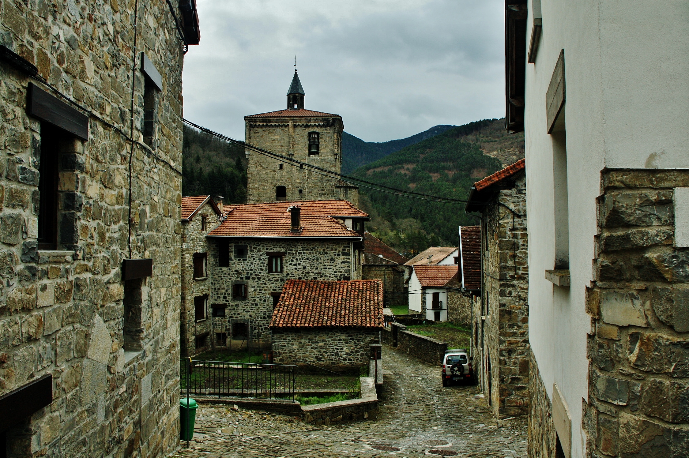 Foto: Vista del pueblo - Isaba (Navarra), España