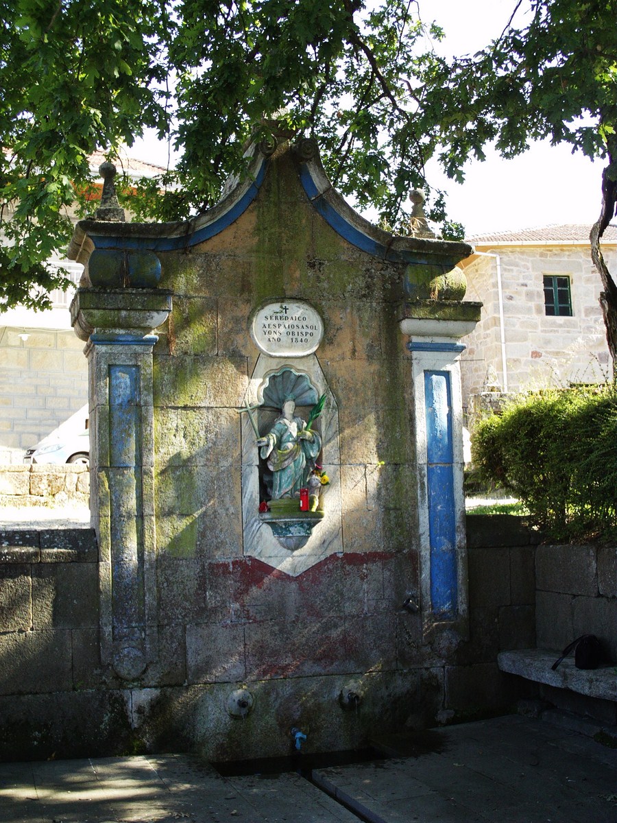 Foto: FUENTE DE LA SANTA - Santa Mariña De Las Aguas Santas (Ourense), España