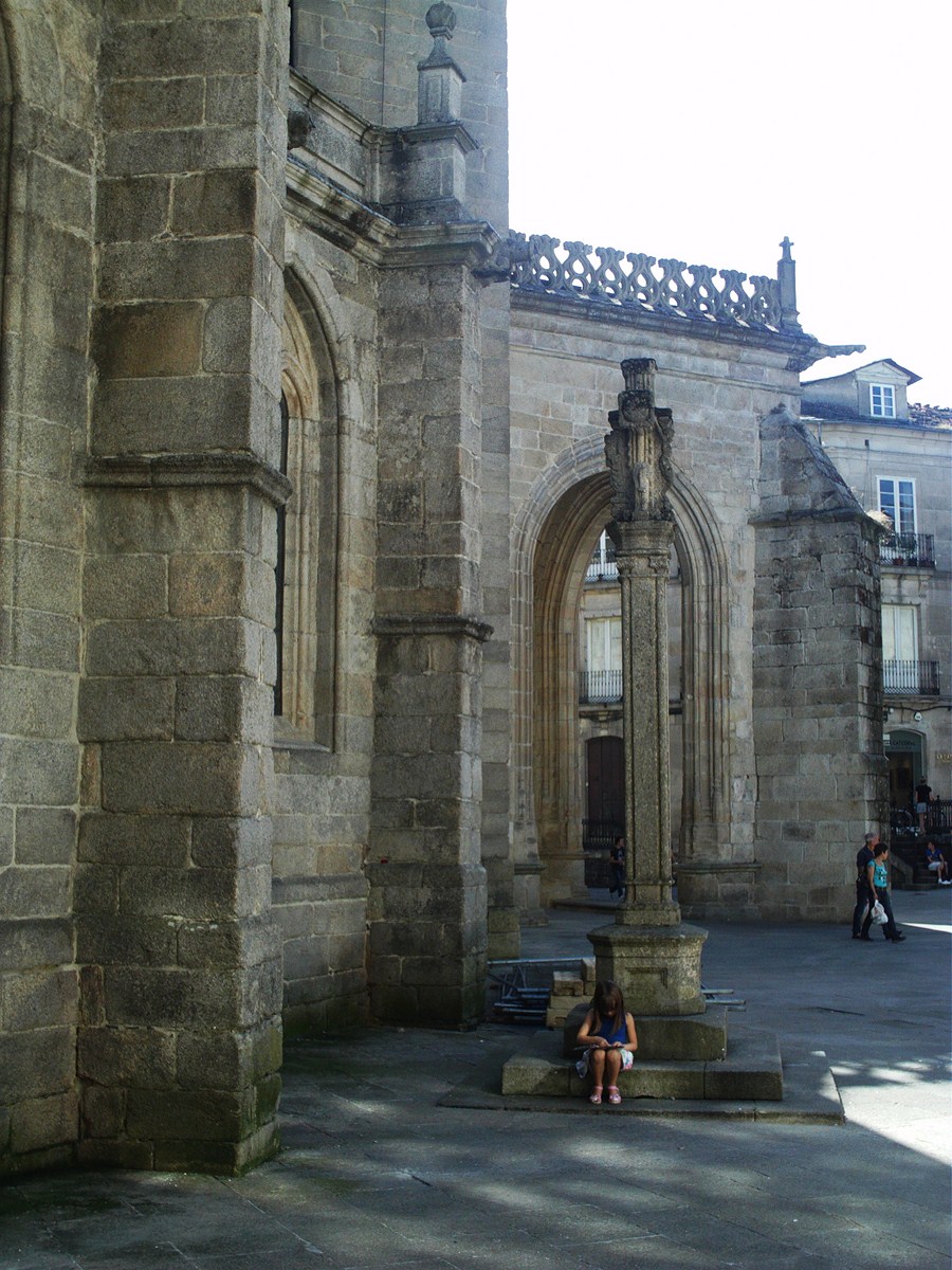 Foto: LATERAL DE LA CATEDRAL - Lugo (Galicia), España