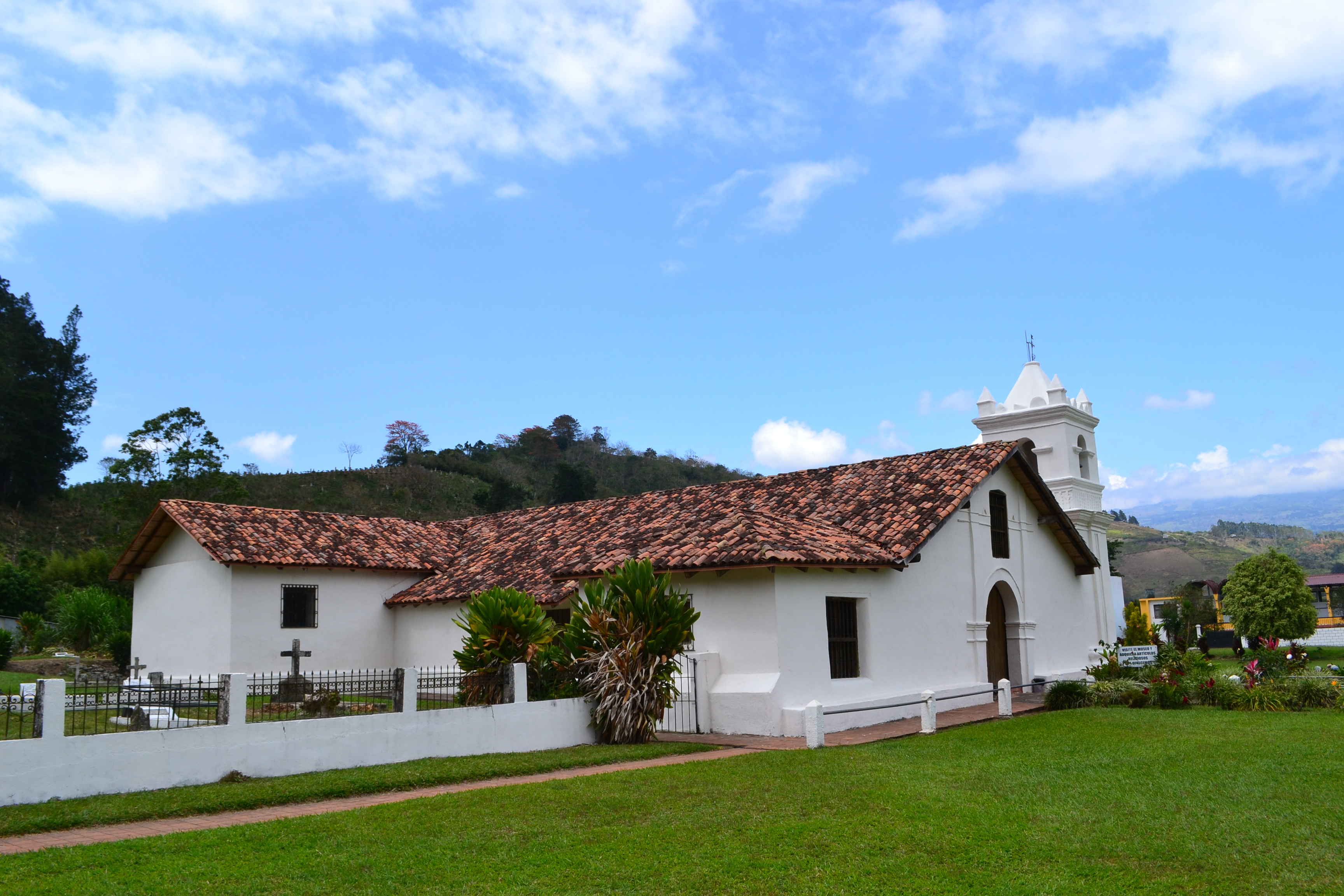 Foto: Iglesia De Orosi - Orosi (Cartago), Costa Rica
