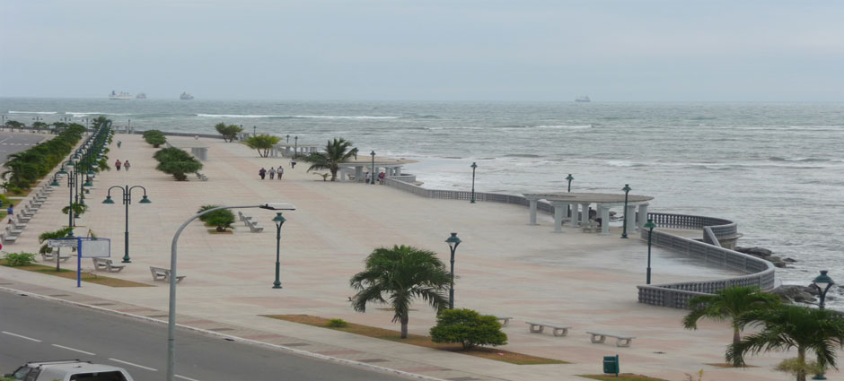 Foto: Paseo Maritimo - Bata (Litoral), Guinea Ecuatorial