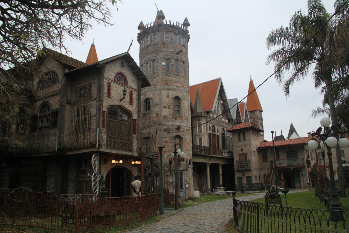 Foto: Campanópolis - González Catán (Buenos Aires), Argentina