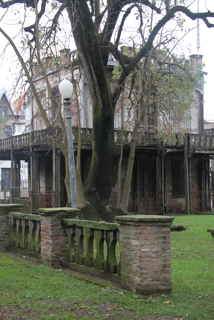 Foto: Campanópolis - González Catán (Buenos Aires), Argentina