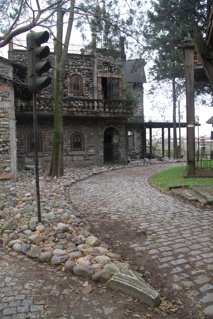 Foto: Campanópolis - González Catán (Buenos Aires), Argentina